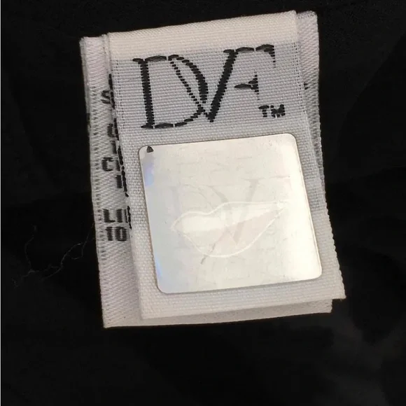 Diane Von Furstenberg 100% Silk Wrap Dress - Picture 7 of 7